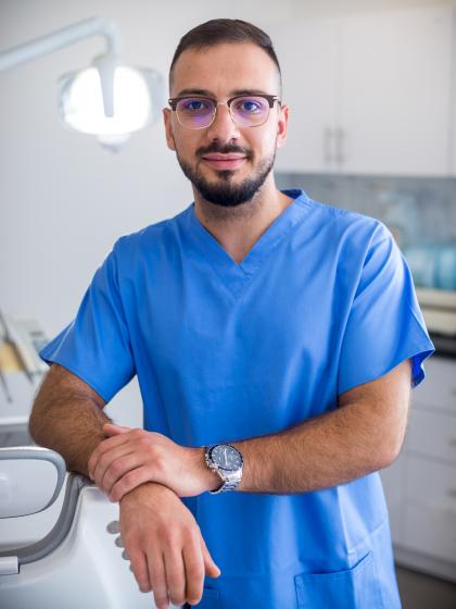 Dr. Omar Momani - Haifa Dent1-Fogorvos